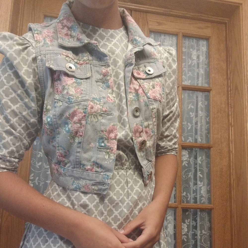 BONGO | blue floral distressed denim vest